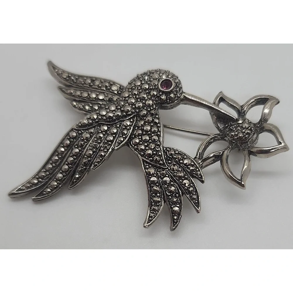 Vintage Avon‎ silver tone hummingbird bird purple eye w/ flower brooch pin